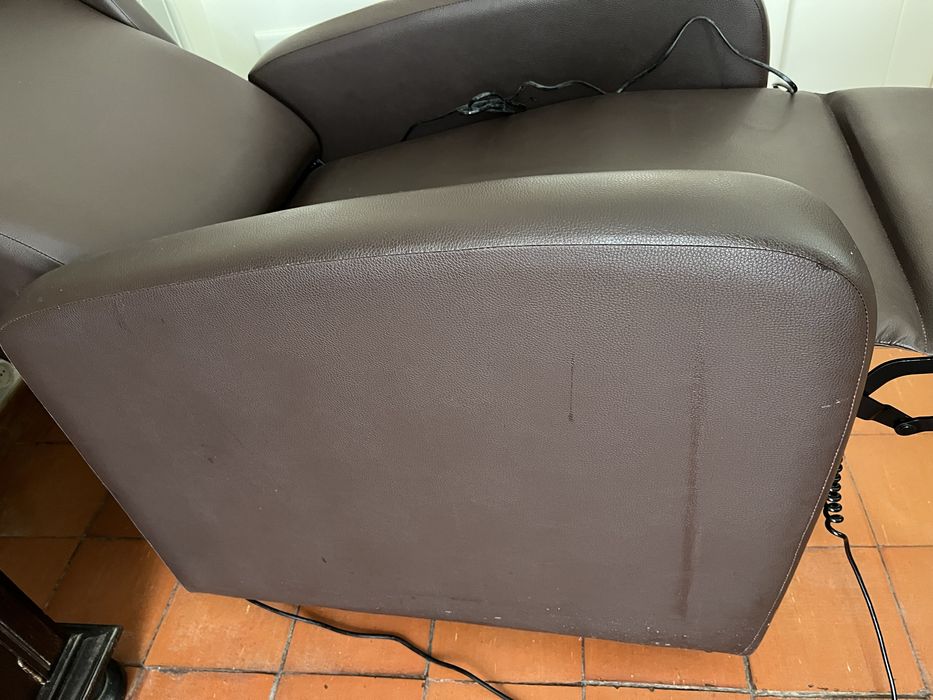 2 Cadeirões eletricos com comando 1 lugar