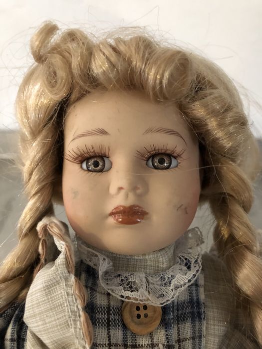 Lalka porcelanowa