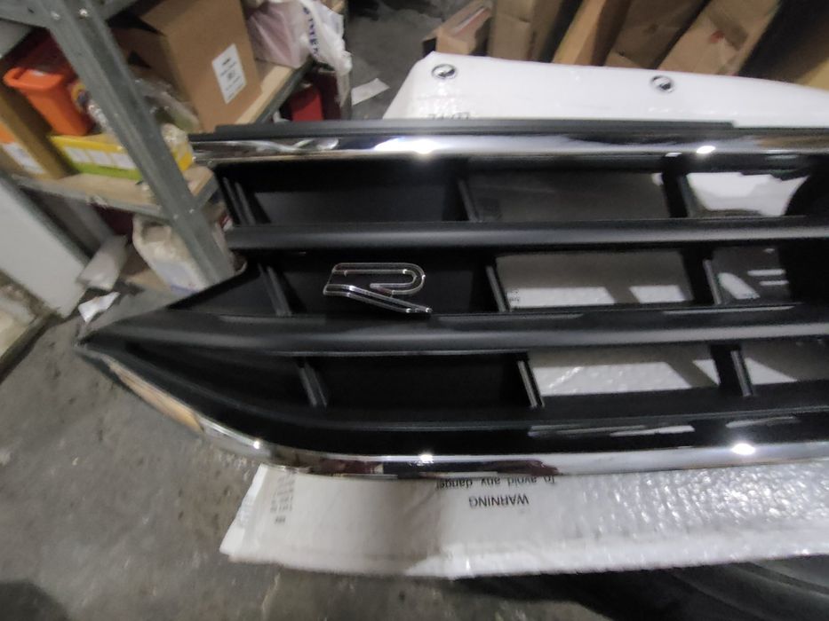 Решітка радіатора VW Tiguan 2021-