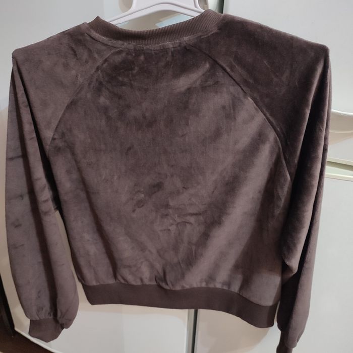 Нова кофта шоколадного кольору.