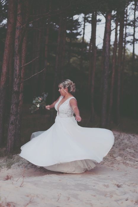 Suknia ślubna koronkowy gorset