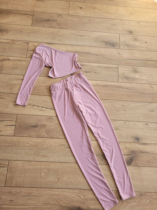 Komplet Victoria top I leginsy modelujące lilia