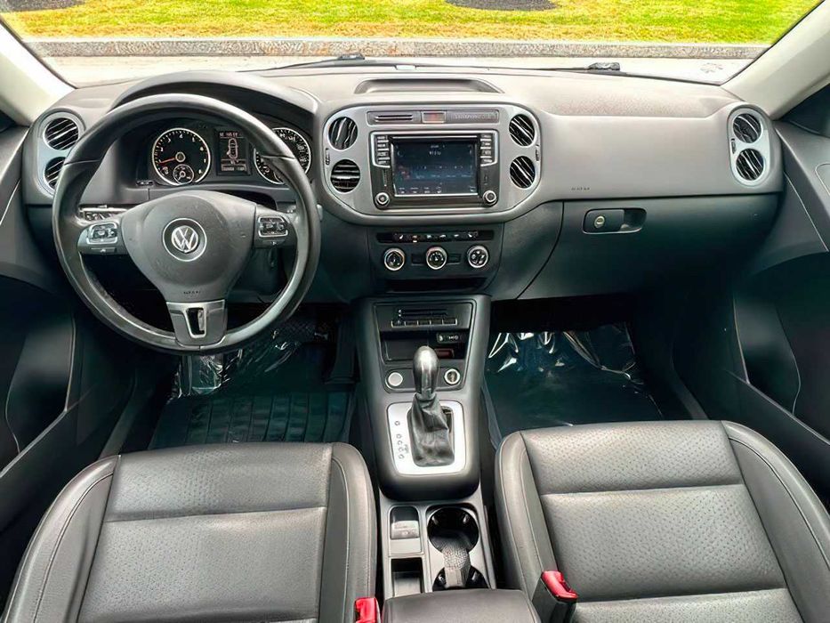 Volkswagen Tiguan      2016