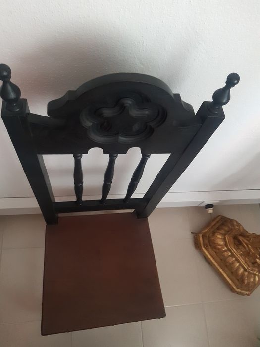 Mesa de refeição e cadeiras