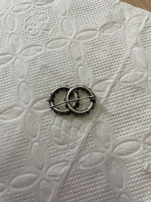 Срібна брошка одруження