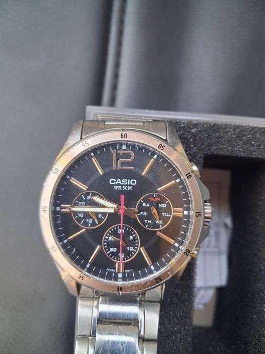 Продам годиник CASIO