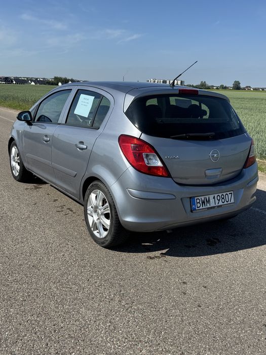 Opel corsa D benzyna
