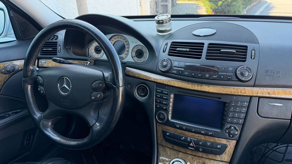 Mercedes Benz E220 Avantgard