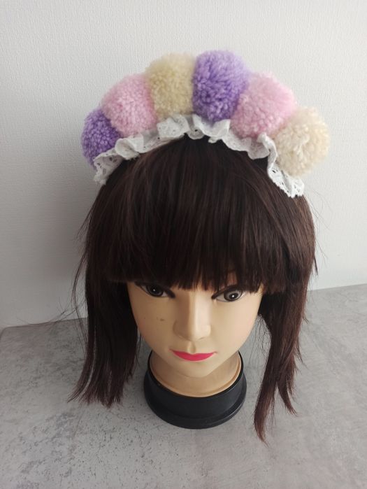 Обруч з помпонами лоліта