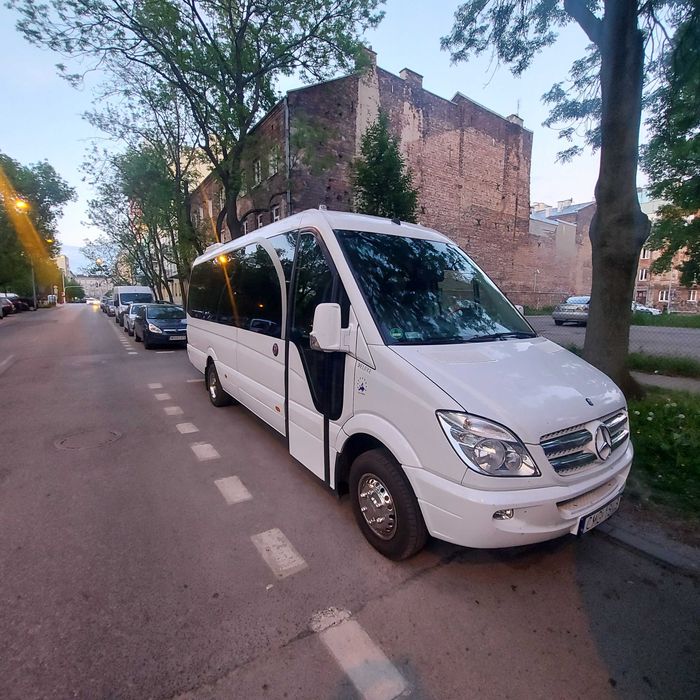 Wynajem Przewóz Osób Autokar busy 9cio 23 i 60 osobowe niskie ce