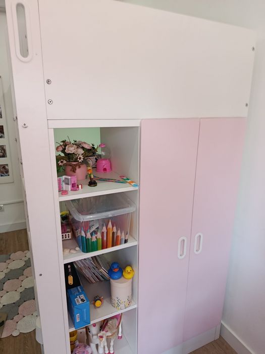 Cama com secretária