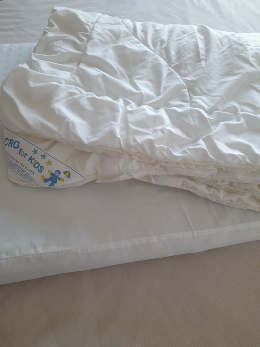 Матрац та ковдра для дитячого ліжка.