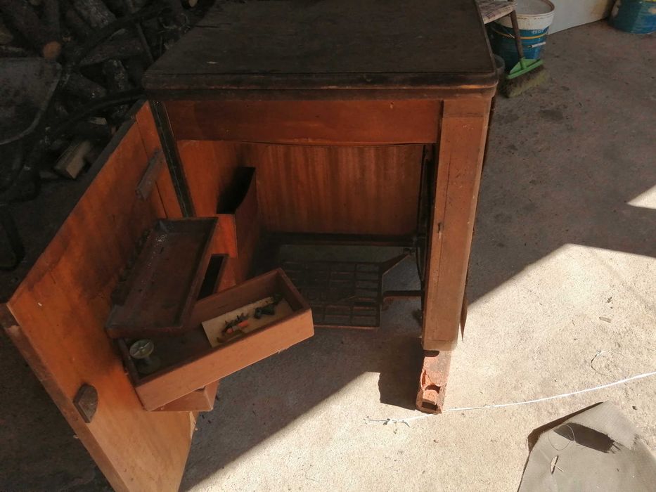 Máquina de costura Antiga OLIVA - a funcionar com correia