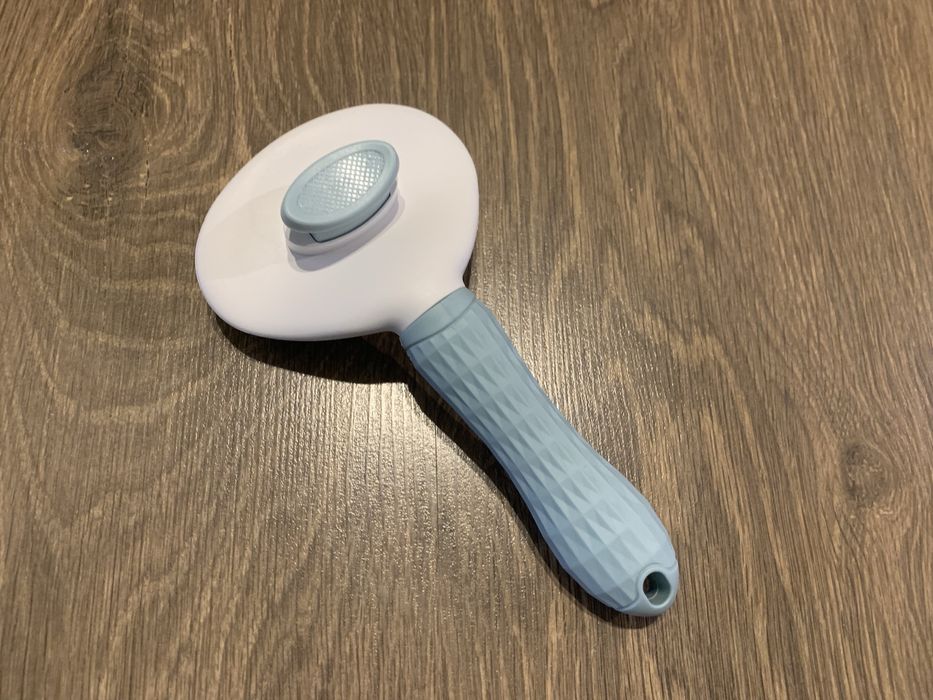 Туалет з сіткою доя котів. Щітка для котів.