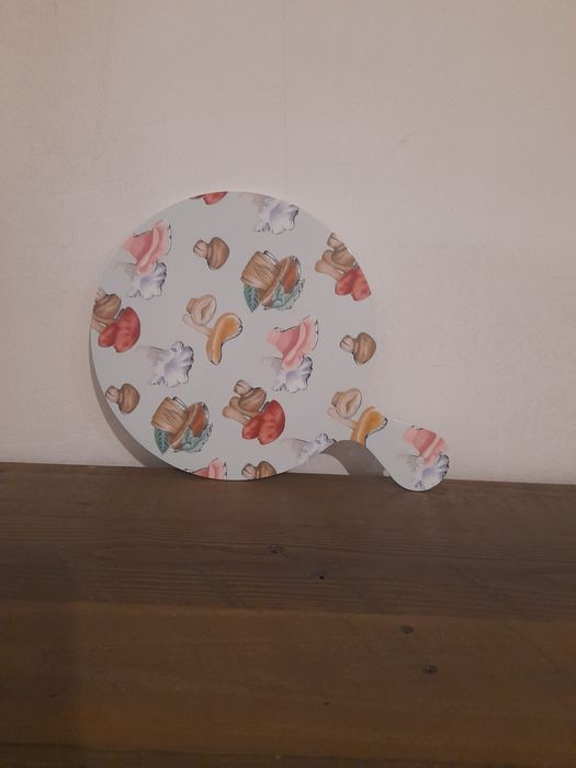 Tábua para queijos do gato preto