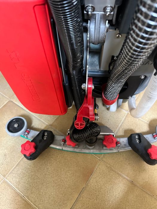 Vende-se Maquina Rotativa a Bateria, sem fios.