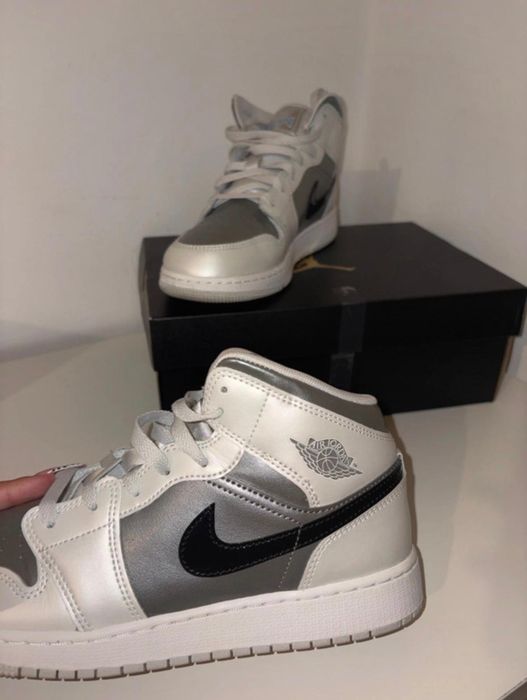 Ténis  bota cinza  e branco