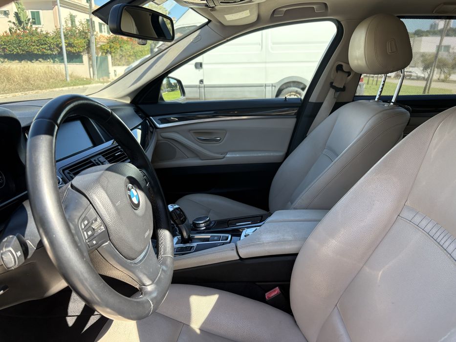 BMW F11 520d com teto de abrir
