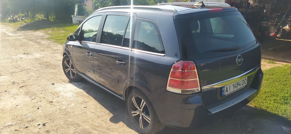 Продам авто опель зафіра б або обміняю на дешевше авто з вашою доплато