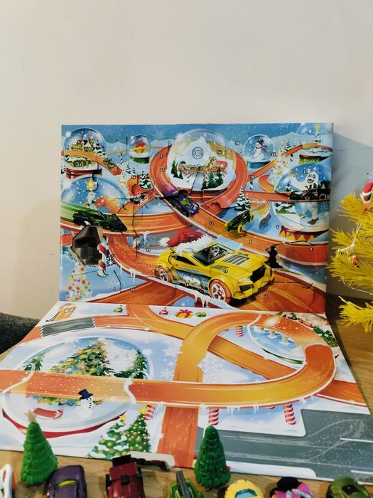 Адвент календар hot wheels