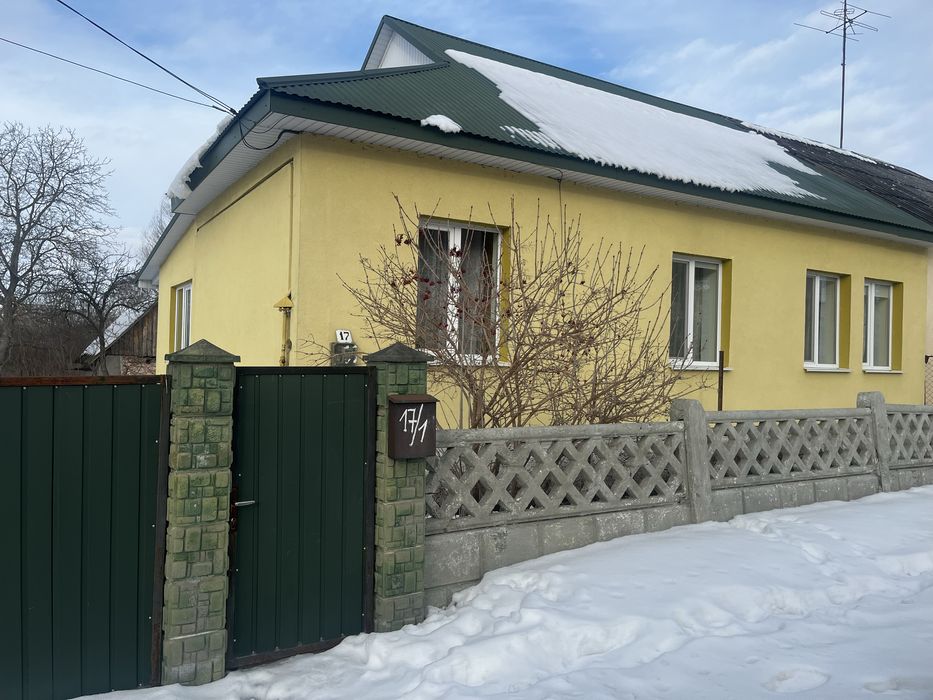 1/2 будинку( по документах -квартира)