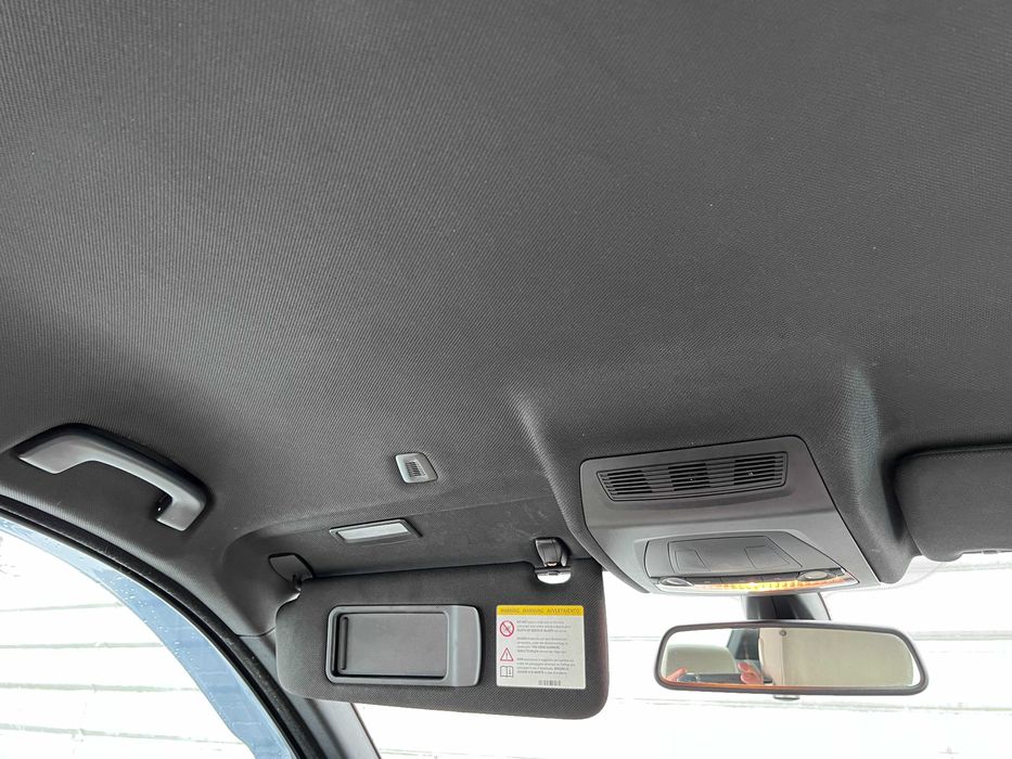 Чорний потолок BMW F10 Козирки Плафони