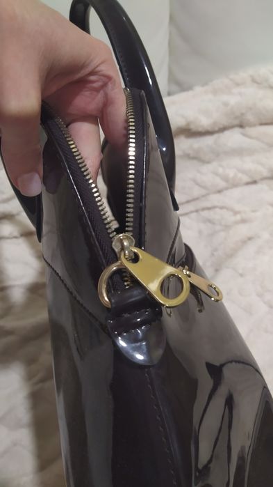 Лакова жіноча сумка