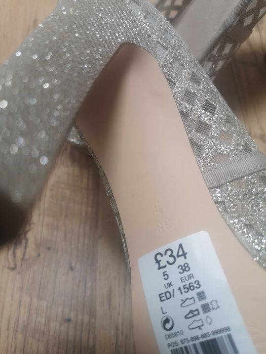 Buty letnie ażurowe38