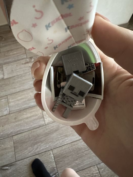 Продам фігурки kinder minecraft