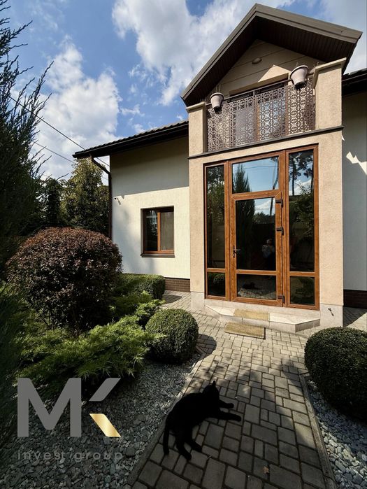 Будинок з ремонтом , басейном та банею. Лісова Буча. Продаж без %