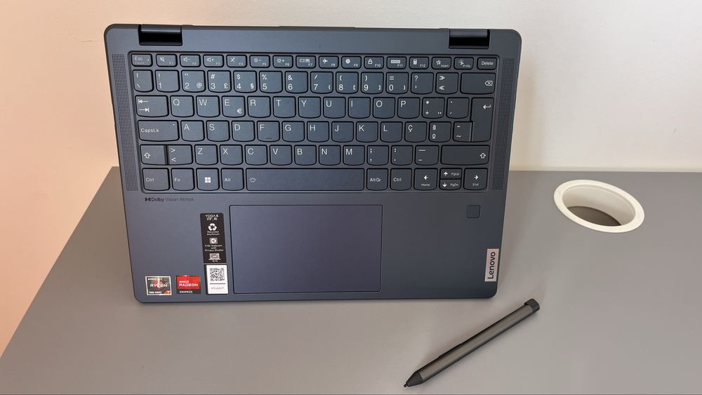 Portátil Convertível Lenovo Yoga 6 com Active Pen incluída
