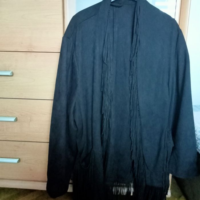 Kurtka damska duża z frędzlami, czarna Cellbes 56