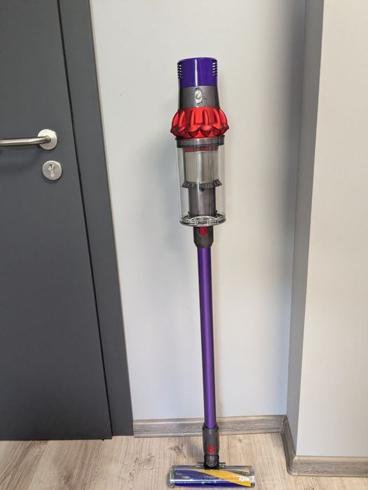 Dyson V10 Fluffy laser