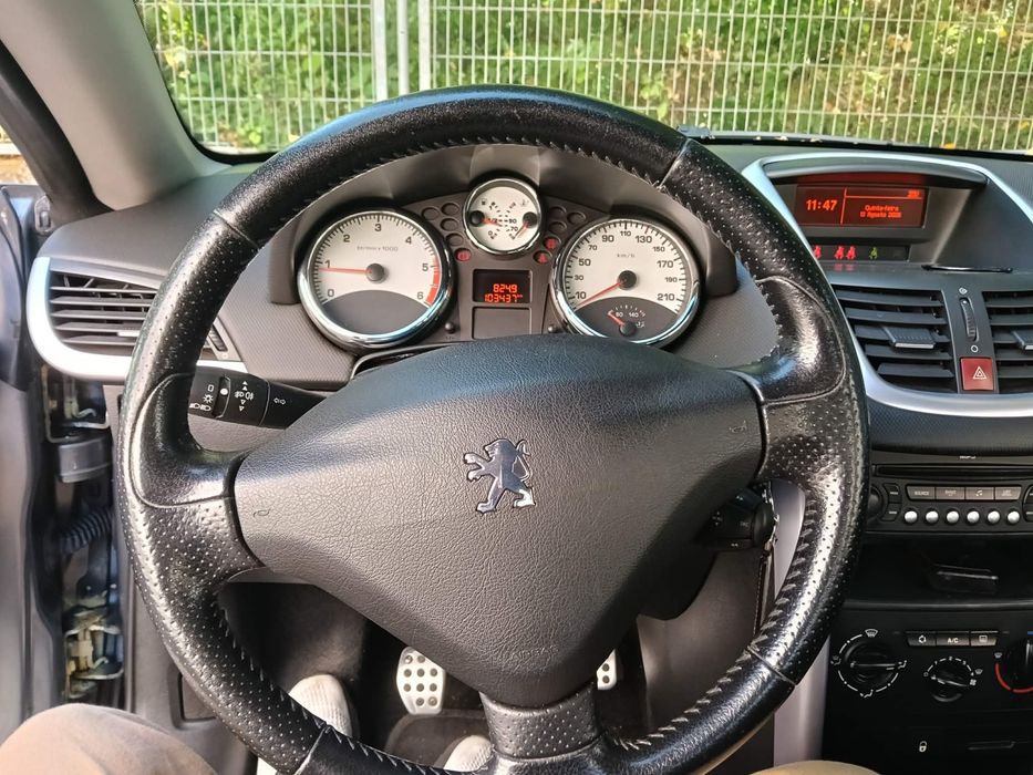 Peugeot 207 CC 1.6 HDi FAP foto 3
