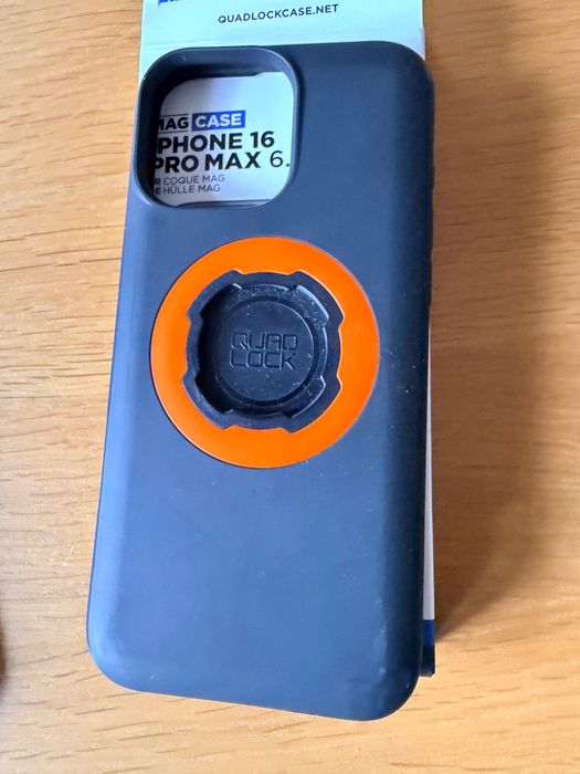 Capa QuadLock p/ IPhone 16 Pro max