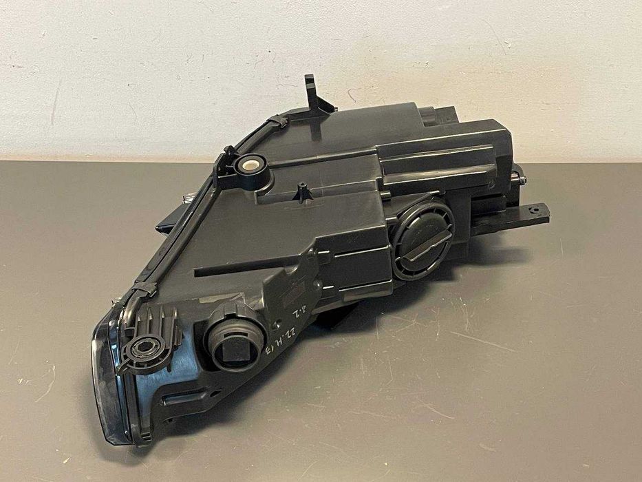 Prawa Lewa Lampa Reflektor Audi A4 B9 Przed Lift Bi-Xenon