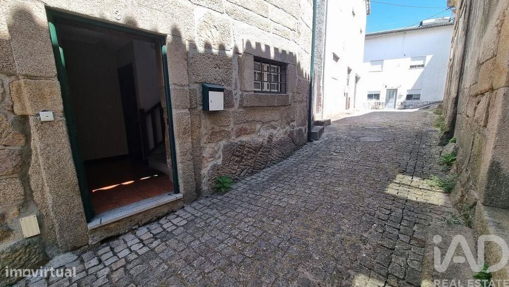 Moradia bi-familiar T2 em Celorico e Vila Boa do Mondego