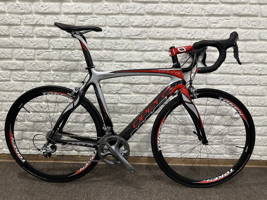 Rower szosowy Pinarello Opera super leonardo