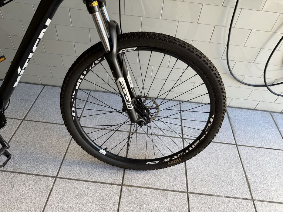 Bicicleta  em otimo estado roda 29 travoes hidraulicos
