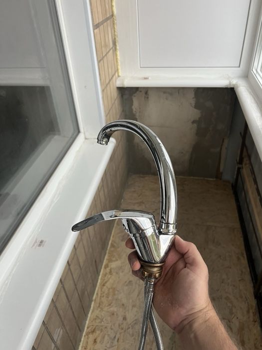 Кран для воды на кухню