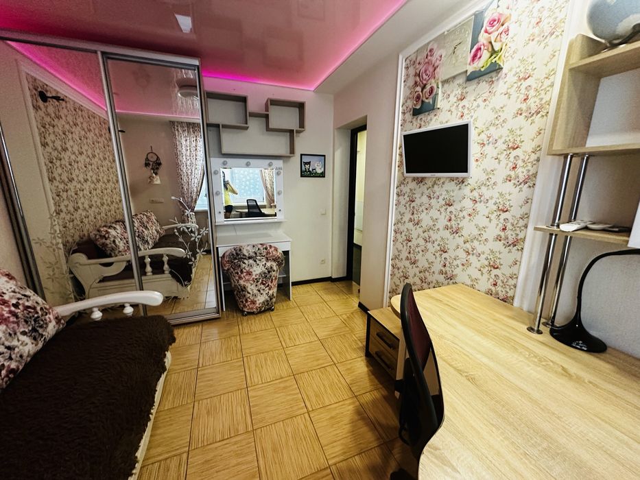 2 этажный дом  4-к  в районе улицы Луговской