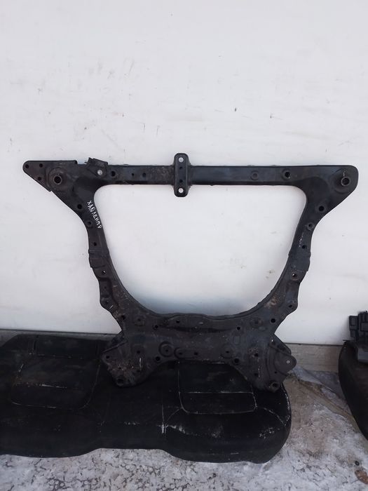 Підрамник передній на Toyota Highlander 20-25 року 511000E081