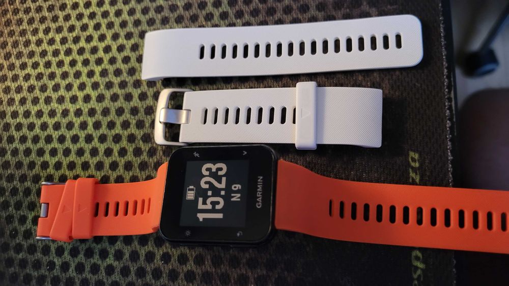 Zegarek GPS pomiar tętna HR z nadgarstka - Garmin Forerunner 35