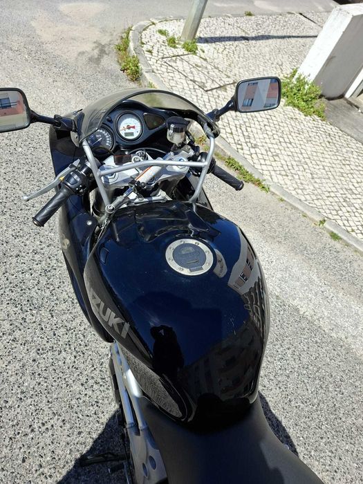 Vendo tl 1000s usada em bom estado