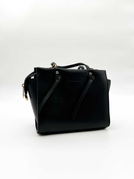 Чорна жіноча сумка / містка, практично як нова