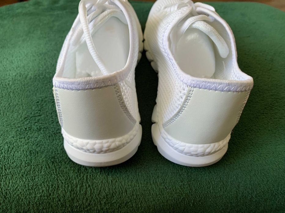 Buty sportowe z siateczki damskie
