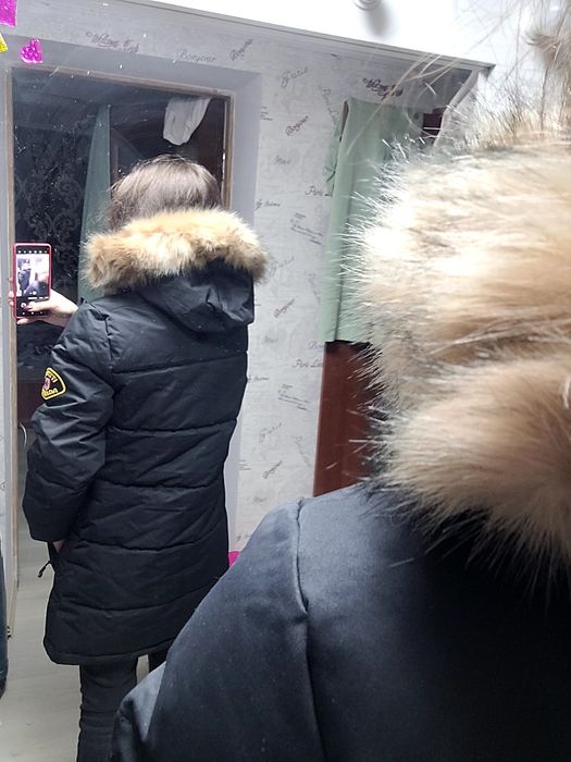Зимова жіноча тепла куртка