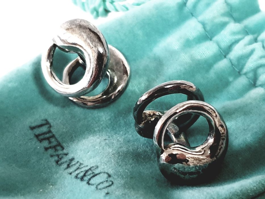 Maravilhosos botões de punho Tiffany & Co -Elsa Peretti eternal circle