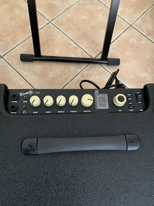 Amplificador Fender Rumble LT25