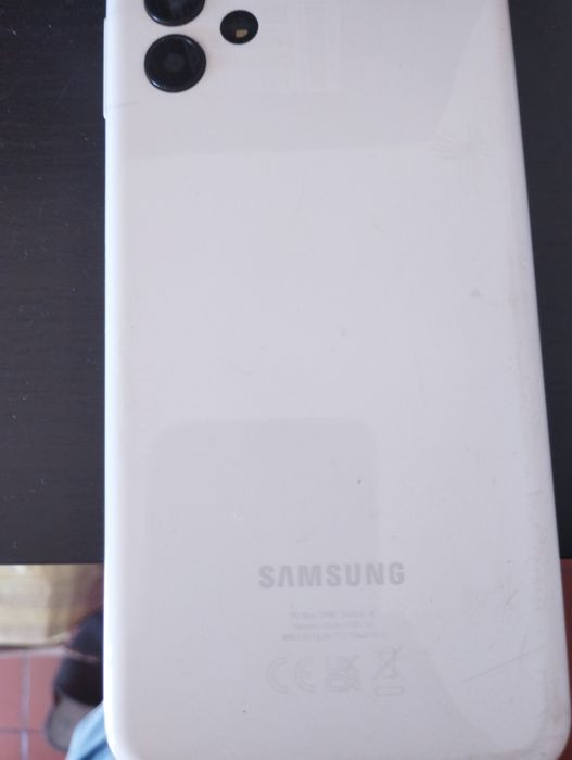 Telemóvel Samsung usado mas em muito bom estado